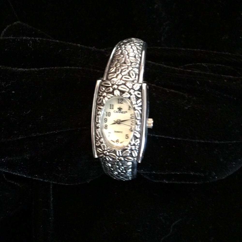 Cannes Quartz  bangle watch